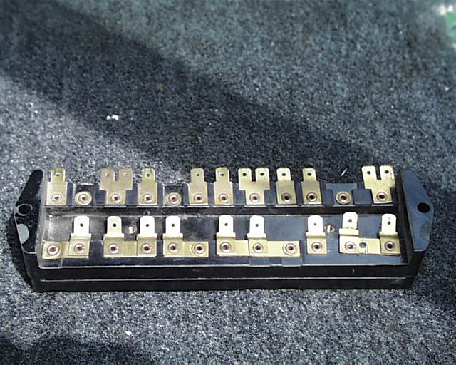 Kenworth T800 Fuse Panel Diagram 2 / It shows the components of the